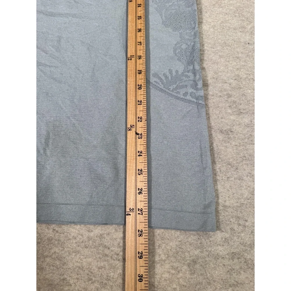 Lululemon Swiftly Tech Shirt Womens 10 Gray Floral Short Sleeve Yoga Athletic